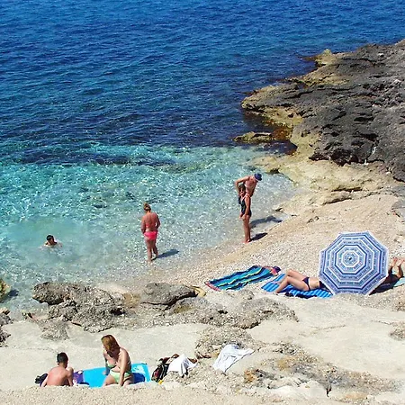 Ivan Dolac 8753f * Jelsa (Hvar)